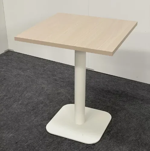 SAINT-ANDIOL Table de restauration
