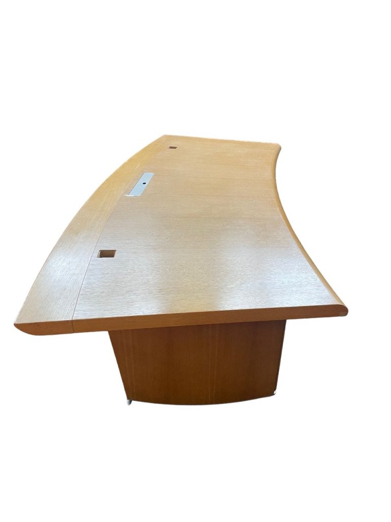 Bureau de direction courbe