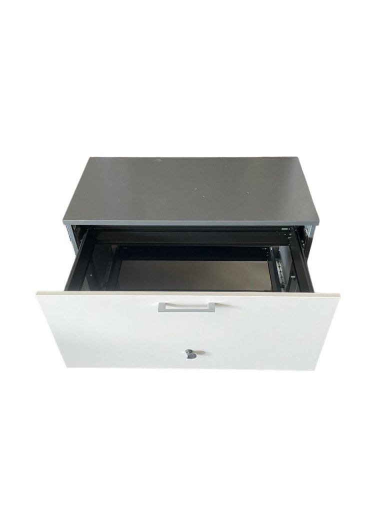 Meuble bas mélaminé
