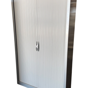 Armoire haute à rideaux