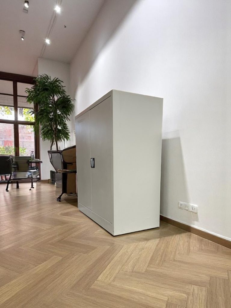 Armoire basse métal