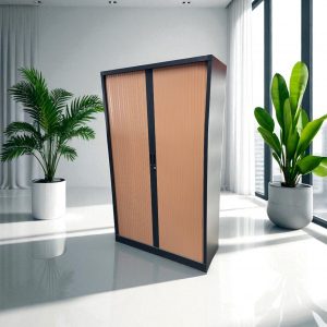 Armoire haute à rideaux
