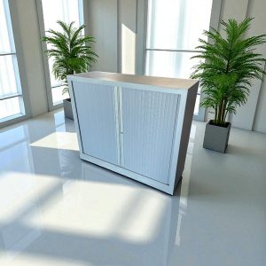 Armoire basse à rideaux