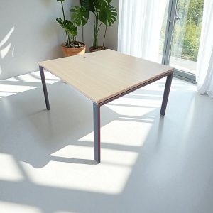 Table de réunion
