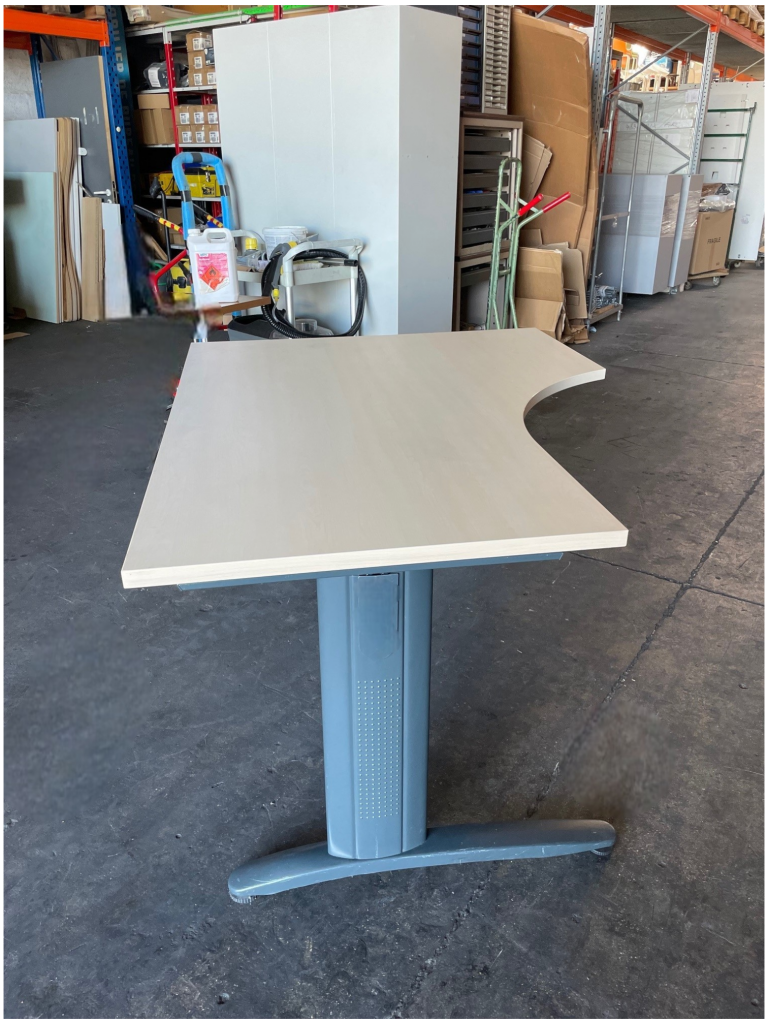 Bureau compact retour à droite