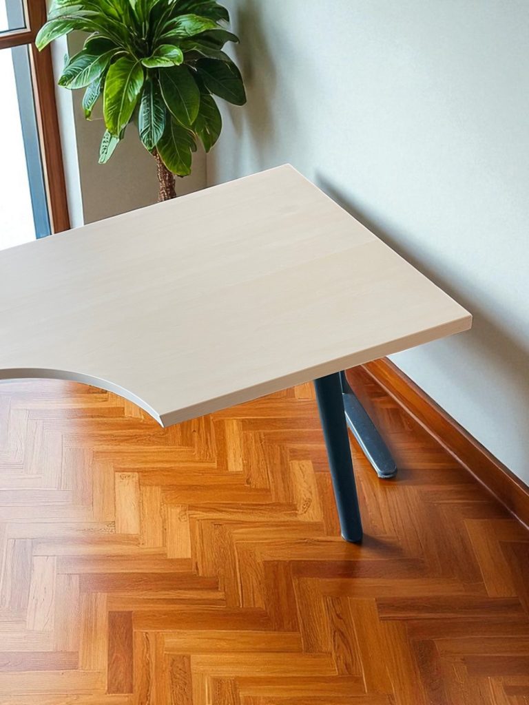 Bureau compact retour à droite