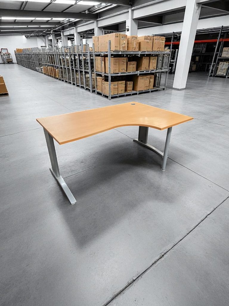 Bureau compact retour à droite