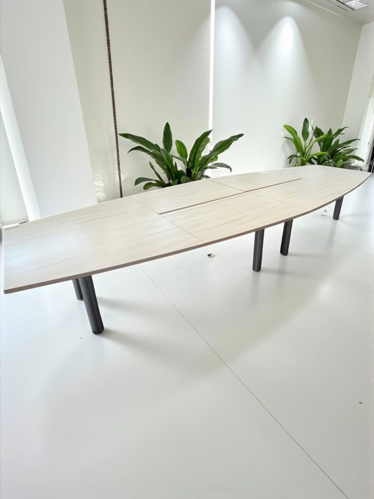 Table de réunion