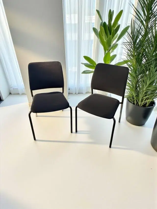SAINT-ANDIOL Lot 2 chaises visiteurs neuf déclassé