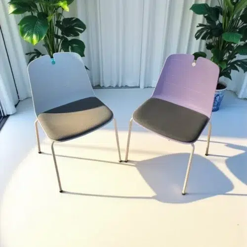 SAINT-ANDIOL Lot 2 chaises visiteurs neuf déclassé
