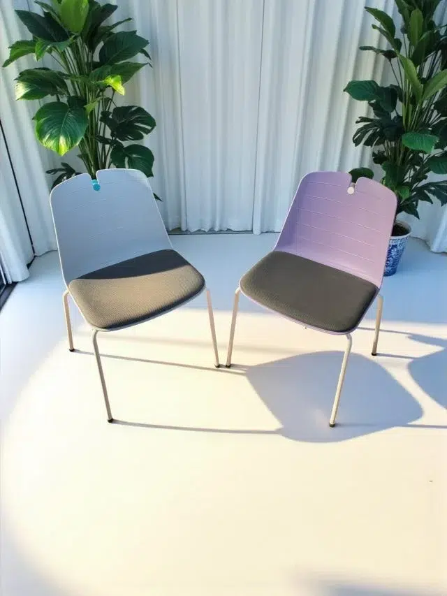 SAINT-ANDIOL Lot 2 chaises visiteurs neuf déclassé