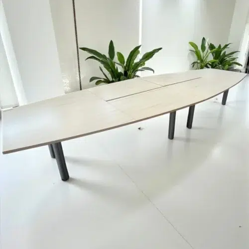 SAINT-ANDIOL Table de réunion