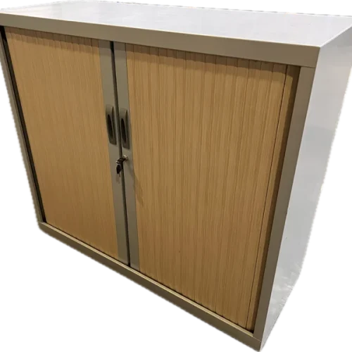 SAINT-ANDIOL Armoire à rideaux