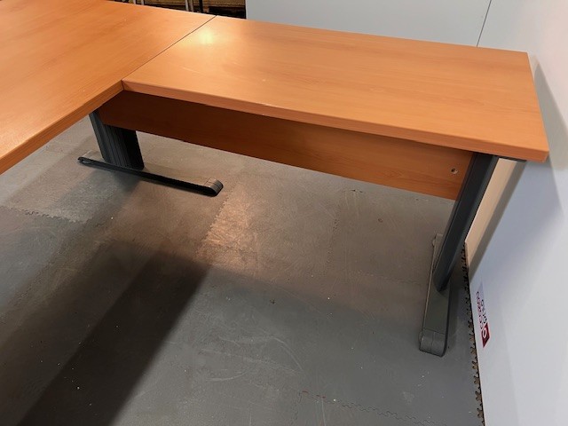 Bureau rectangle avec retour