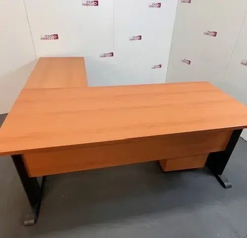 SAINT-ANDIOL Bureau rectangle avec retour