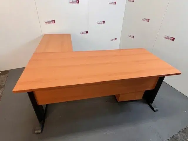 SAINT-ANDIOL Bureau rectangle avec retour