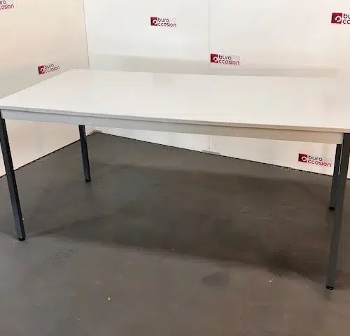 SAINT-ANDIOL Table de réunion modulable