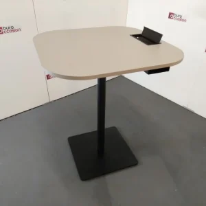 SAINT-ANDIOL Table haute 80x80 neuf déclassé