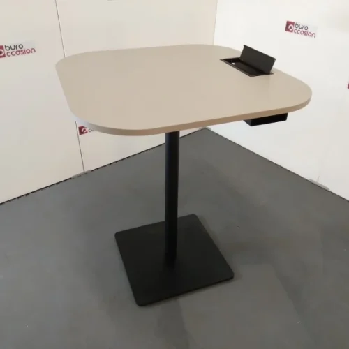 SAINT-ANDIOL Table haute 80x80 neuf déclassé