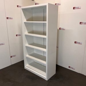 Armoire métallique ouverte