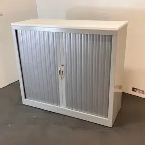 SAINT-ANDIOL Armoire basse à rideaux