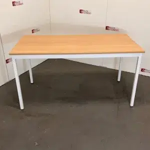 SAINT-ANDIOL Table de réunion neuf déclassé