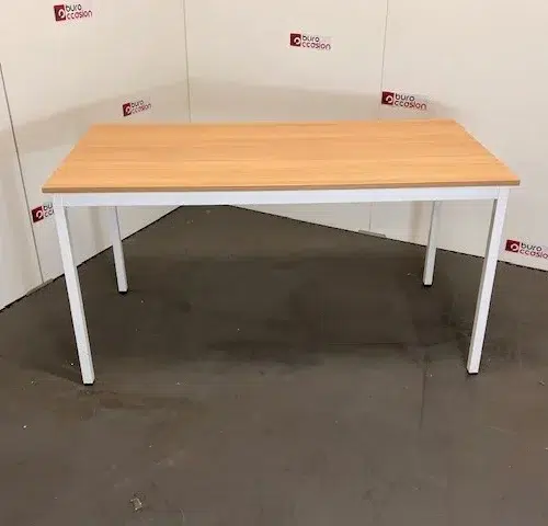 SAINT-ANDIOL Table de réunion neuf déclassé
