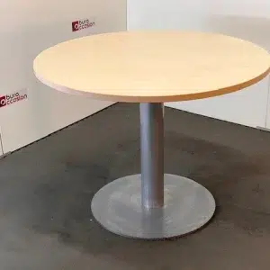 SAINT-ANDIOL Table de réunion ronde