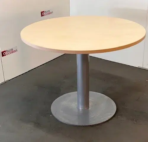 SAINT-ANDIOL Table de réunion ronde