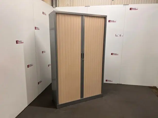 SAINT-ANDIOL Armoire haute à rideaux