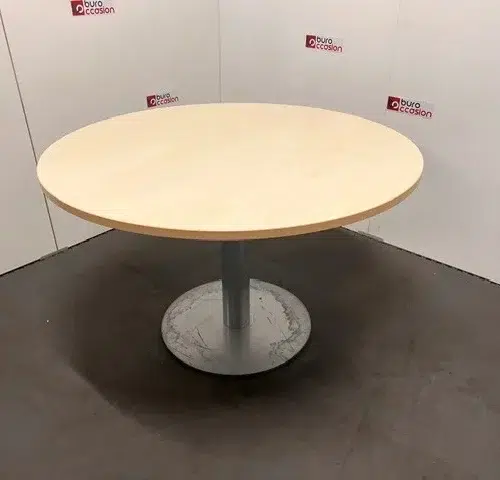 SAINT-ANDIOL Table de réunion