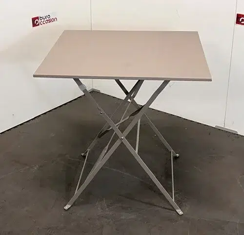SAINT-ANDIOL Table de restauration taupe
