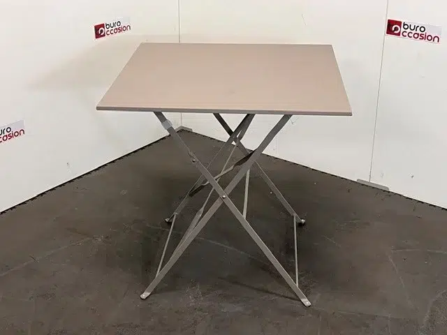 SAINT-ANDIOL Table de restauration taupe