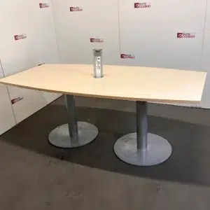 SAINT-ANDIOL Table de réunion forme tonneau
