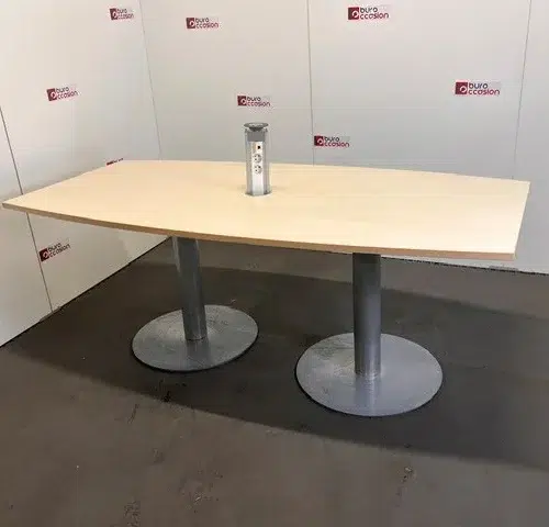 SAINT-ANDIOL Table de réunion forme tonneau