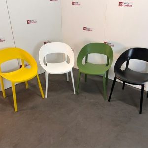 Lot de 4 fauteuils visiteurs polypro