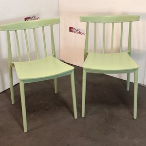Lot de 2 chaises de restauration