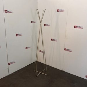 Porte-manteaux en métal filaire